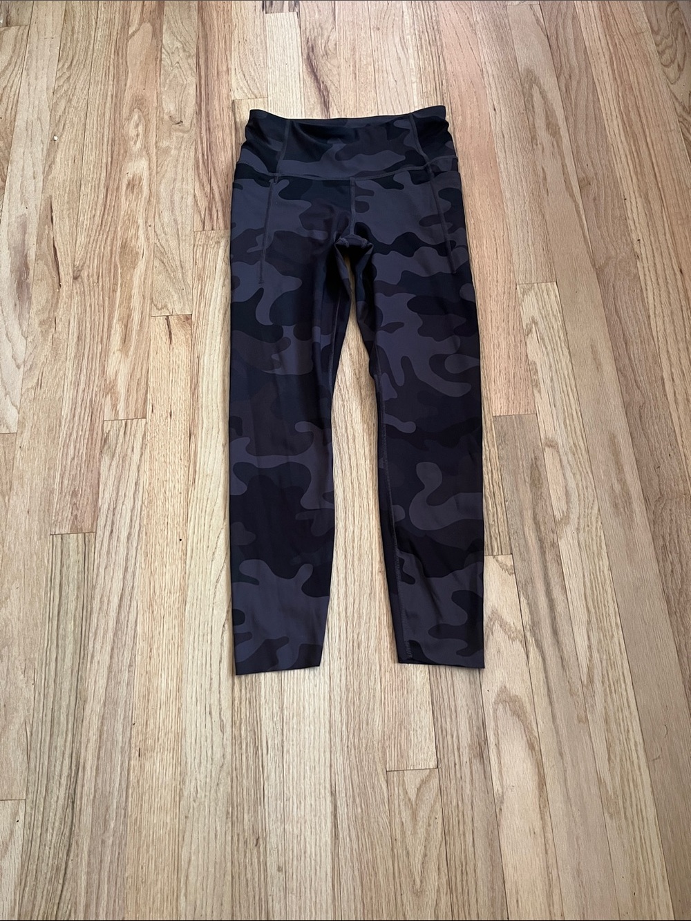 GAP Black & Dark Gray Camo Leggings